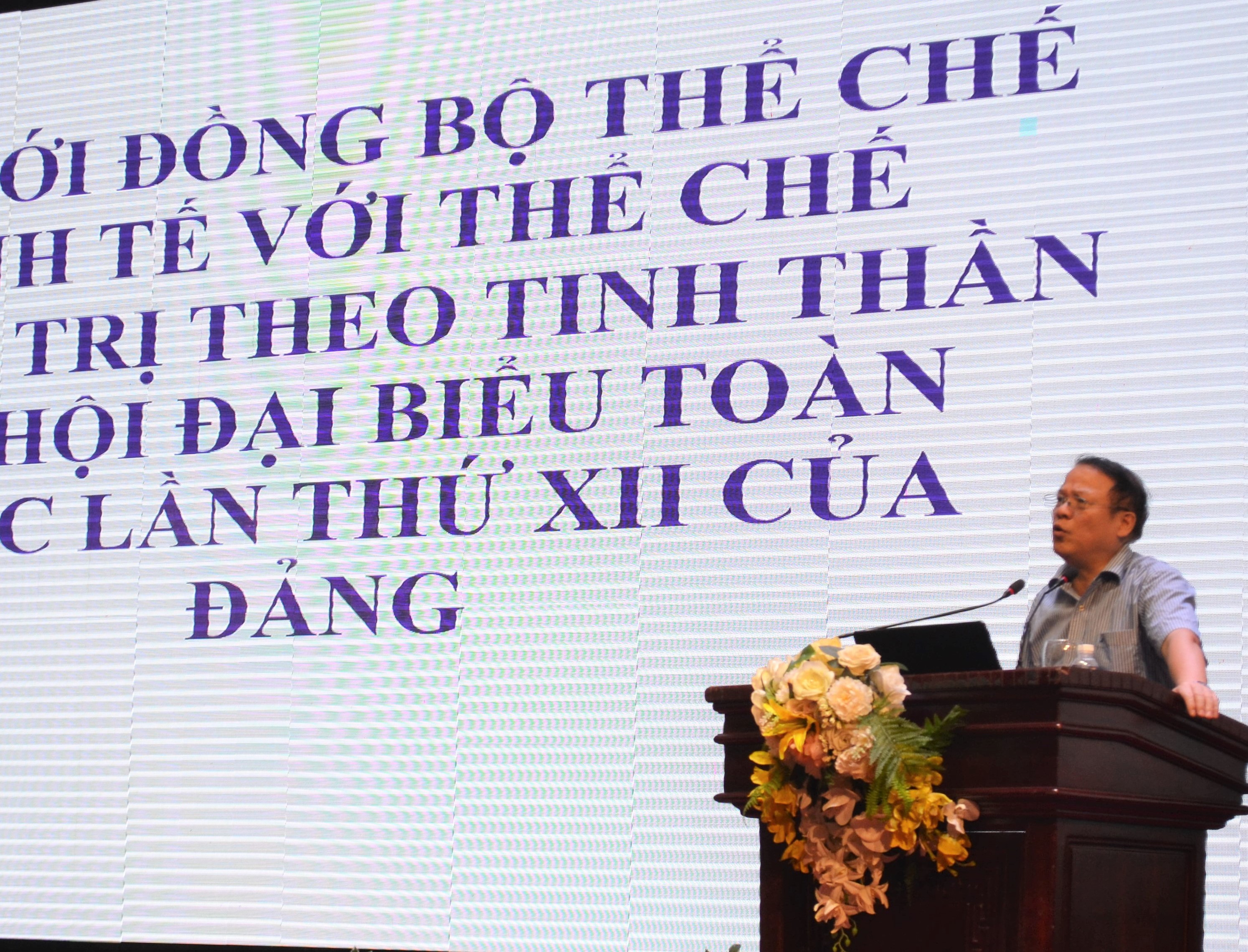 Nghệ An: Hội nghị chuyên đề “Đổi mới đồng bộ thể chế kinh tế với thể chế chính trị trong quá trình đổi mới ở Việt Nam”